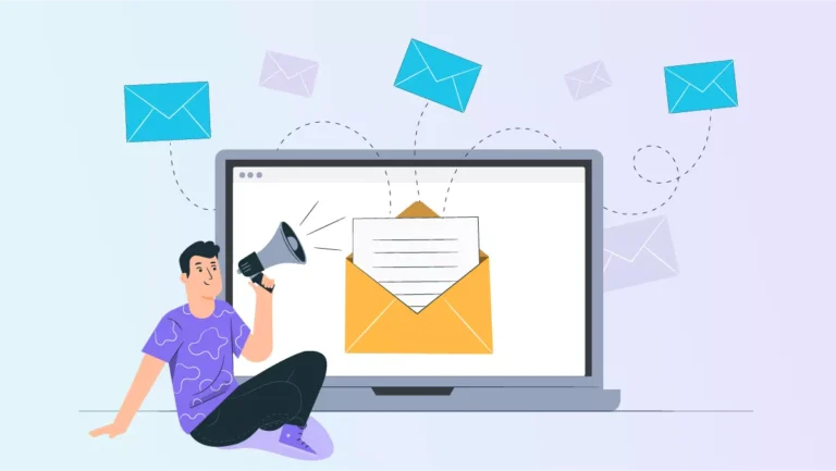homem sentado com megafone e computador compartilhando emails