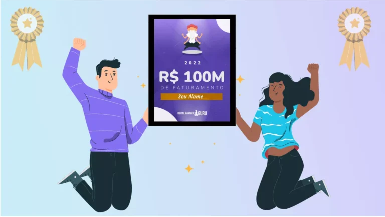 Dois Vendedores segurando o prêmio de reconhecimento do Time Guru